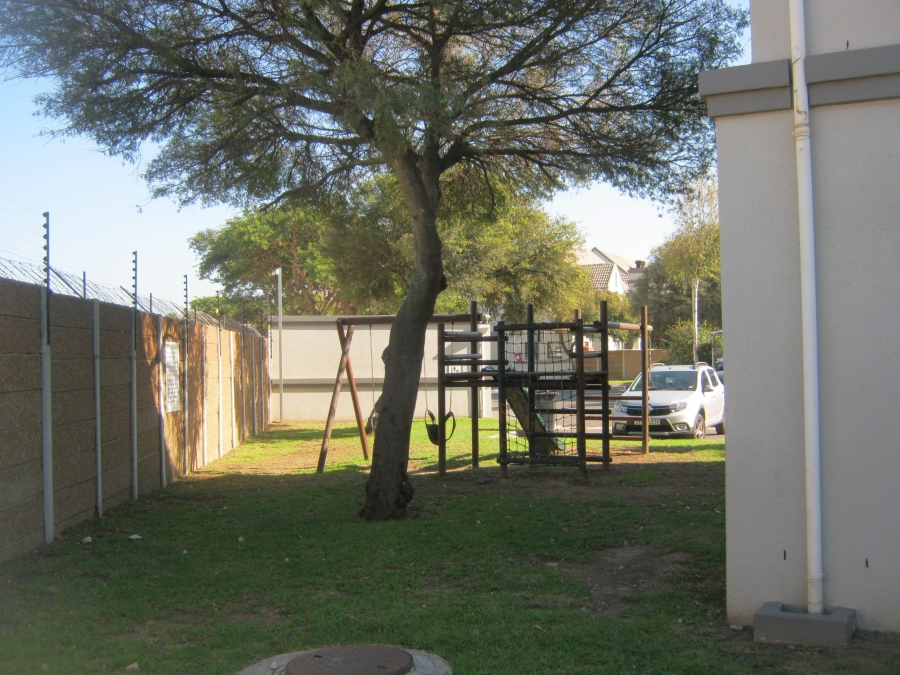 To Let 3 Bedroom Property for Rent in Longdown Western Cape